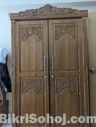 সেগুন কাঠের আলমারি